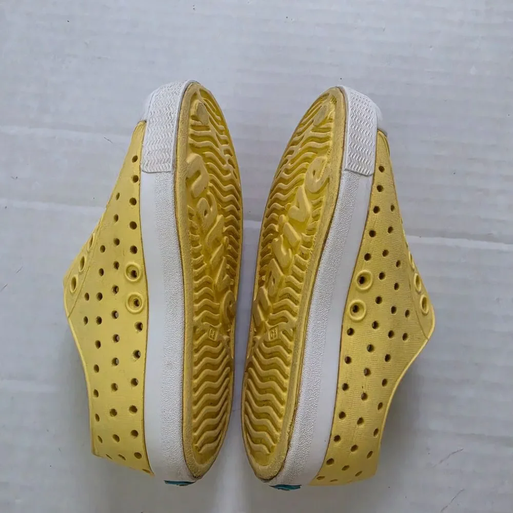 Native Jefferson Slip On Kids Water Shoes Yellow Size C8 Lightweight Comfortabl